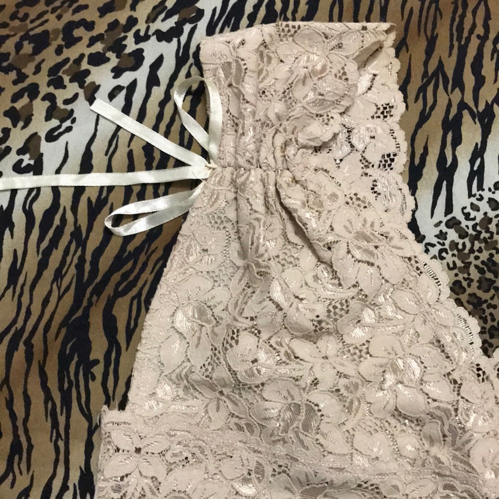 Stretch Lace Top - Picture 3 of 6